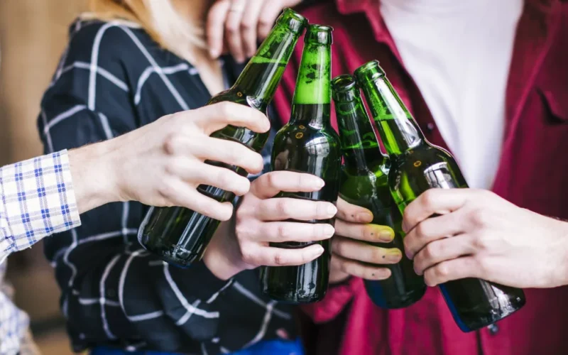 Siracusa, somministra alcol a minorenne: denunciato il titolare di un pub