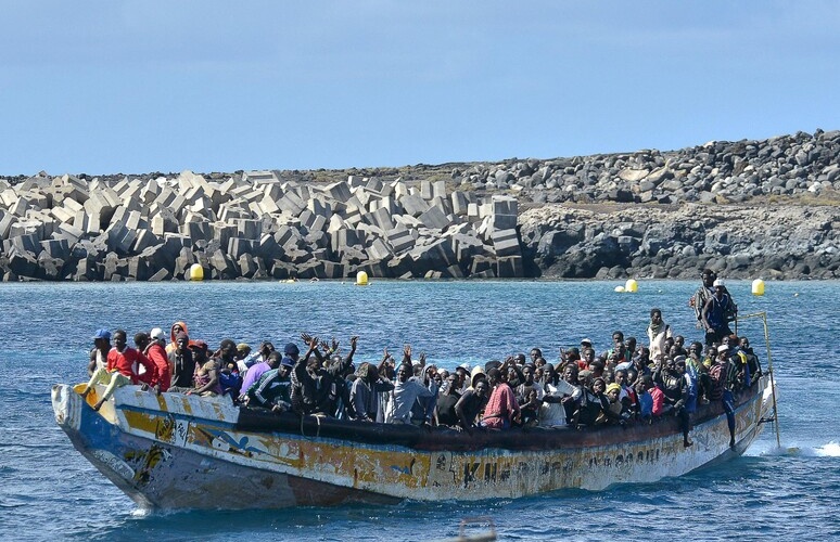 Naufragio migranti, 9 morti e 15 dispersi