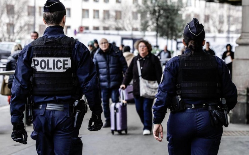 Francia, Massacrato dopo la scuola, muore studente di 15 anni.