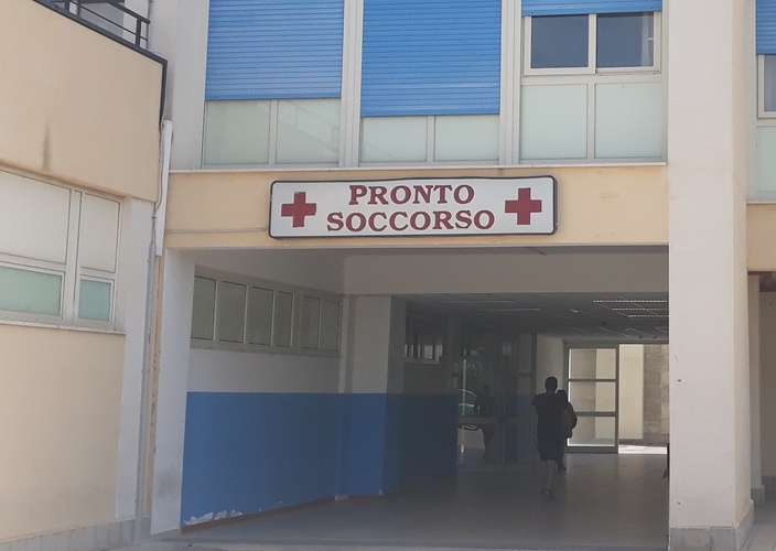 Augusta, Aggredisce il personale sanitario del Muscatello di Augusta: arrestato 29enne