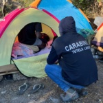 Siracusa, migranti accampati vicino l’ostello di Cassibile: controlli in corso del Nil