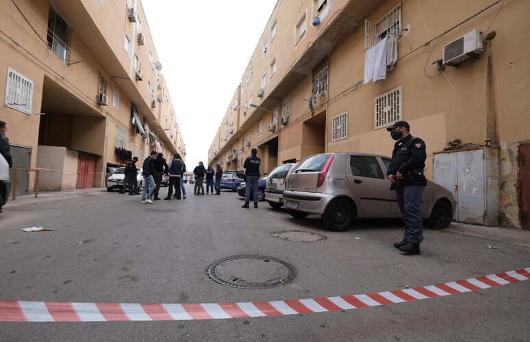 Molesta bambina allo Zen 2 a Palermo, il quartiere tenta di linciarlo