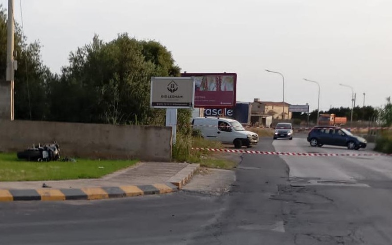 Vittoria, auto contro moto Centauro ferito alla gamba