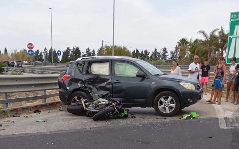 Non ce l’ha fatta il motociclista coinvolto in un incidente