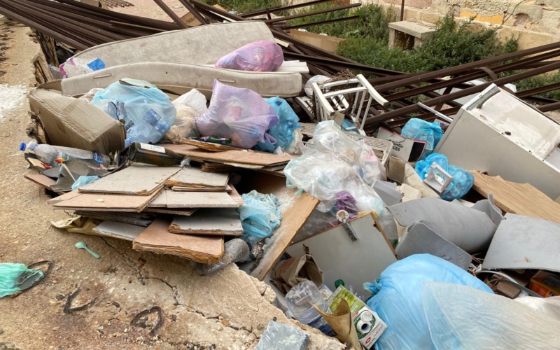 Siracusa – Rifiuti abbandonati, appello dell’assessore Cavarra alla stampa