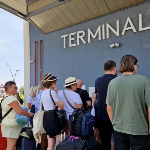 Caro carburante, Codici: “Compagnie aeree non scarichino i costi sui passeggeri”