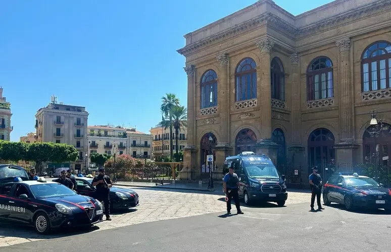Estorsione a una turista; arrestasti due giovani a Palermo