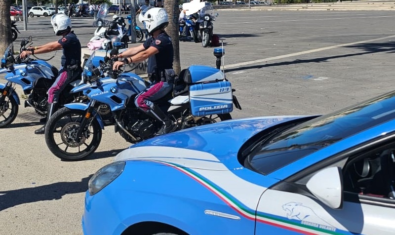 17enne sfugge al controllo: inseguito e acciuffato dai poliziotti