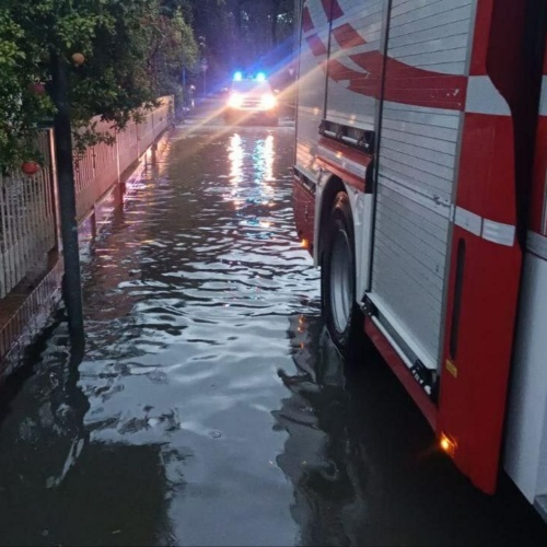 Maltempo a Gela, allagamenti e disagi: chiuso un tratto del lungomare