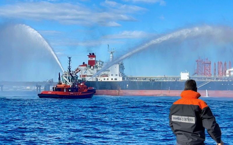 Baia Santa Panagia: esercitazione antincendio e antinquinamento