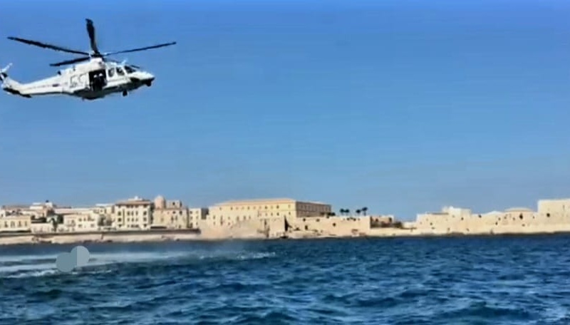 Santa Lucia arriva con l’elicottero della Polizia