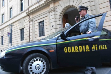 Guardia di Finanza, stretta sui soccorsi: chi li attiva senza motivo dovrà pagare i costi