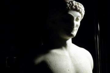 L’on. Carta: “La statua del “Kouros” al Museo Archeologico di Lentini”