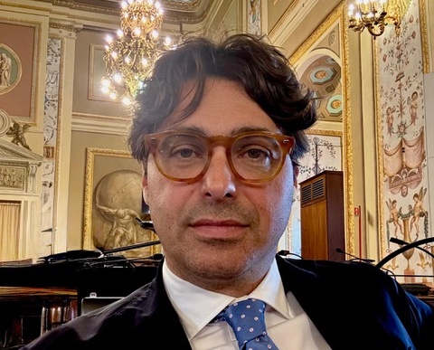 Terzo mandato ai sindaci: emendamento di Auteri