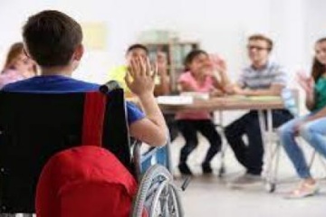 Caldo a scuola, il no della Regione al rinvio: decide ogni istituto