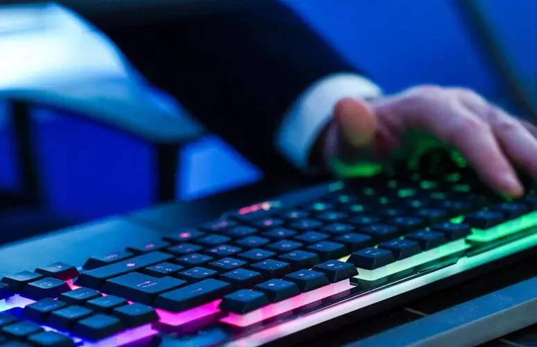 Cybersecurity – Naviga In Italia 165 attacchi cyber al mese, il doppio del 2023