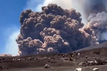 Etna, cenere nell’aria sospesi atterraggi fino alle 17