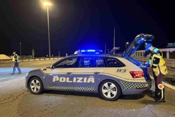 Droga nel borsello: deferito un diciassettenne