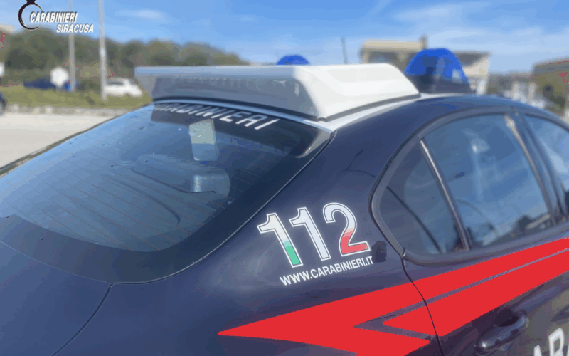 Incendia un’autovettura, identificato e denunciato dai carabinieri di Augusta