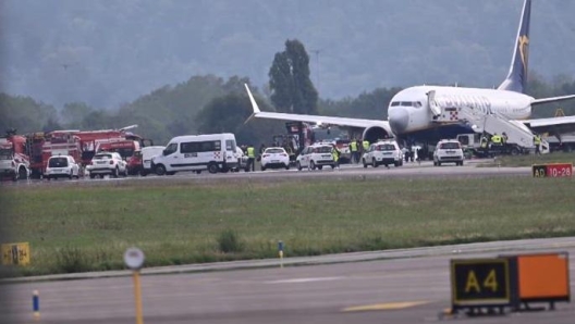 Tragedia a Orio al Serio: uomo risucchiato dal motore di un aereo