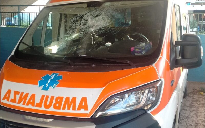 Siracusa – Atto vandalico contro ambulanza del 118 a Fontane Bianche