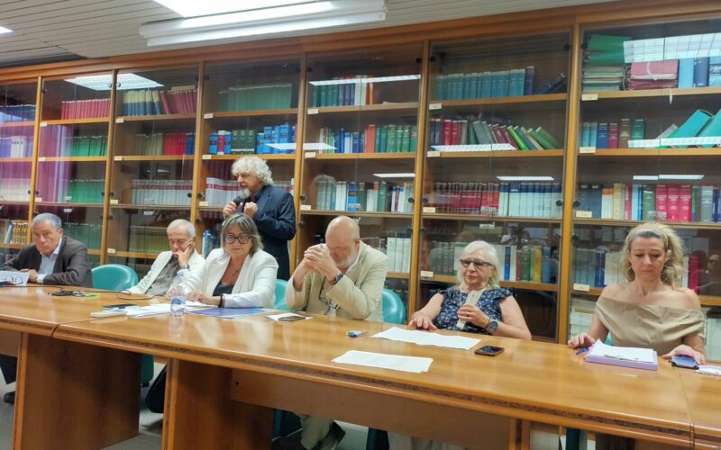 Esercizio abusivo della professione, giornalisti ed avvocati elaborano iniziative concrete