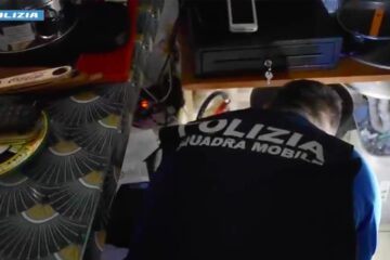 Catania: sfruttamento sessuale di minorenni online, 7 arresti e 30 indagati
