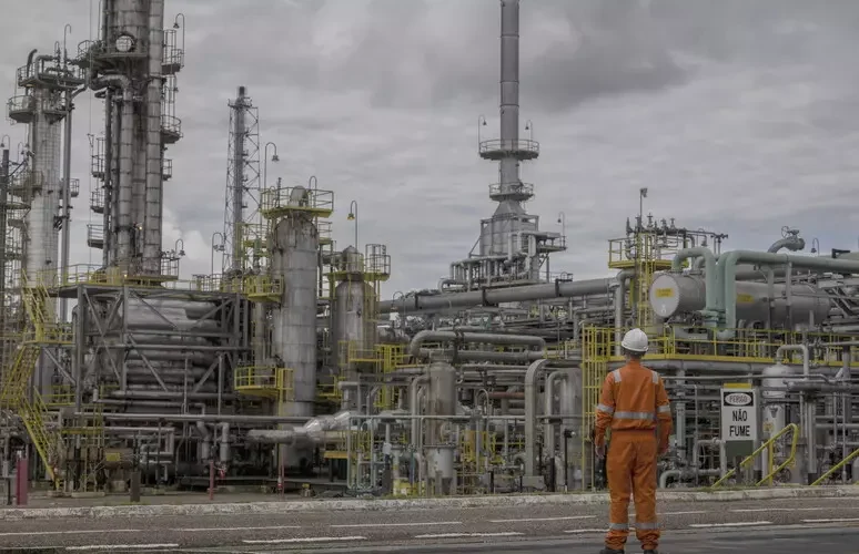 Petrolio in rialzo, a 66,88 dollari al barile (+0.47%)