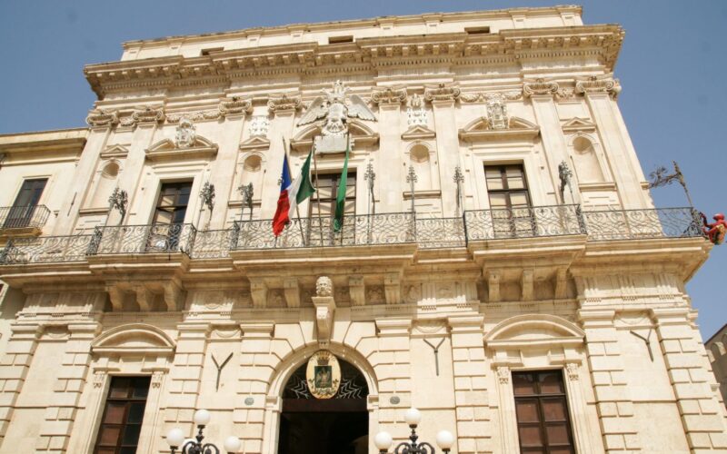 Siracusa, voto unanime del consiglio comunale al nuovo regolamento sugli asili