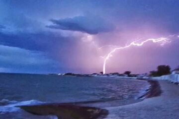 Marzamemi, uomo colpito da un fulmine