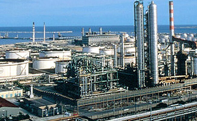 Fiom Siracusa: “A Priolo in gioco il futuro del Petrolchimico. Il Governo si assuma le proprie responsabilità”
