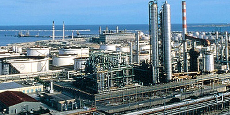 Siracusa – Fiom Cgil: ”un piano di sviluppo concreto per il petrolchimico siracusano”