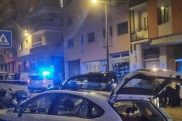 Giovane travolta e uccisa da un’ auto mentre attraversa la strada