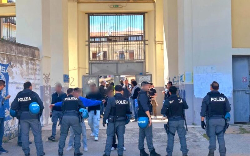 Bomba carta allo stadio: scatta il Daspo per sette tifosi del Siracusa calcio