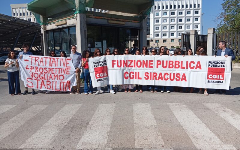 Siracusa – Sit in dei precari del tribunale di Siracusa dei precari del tribunale -Video