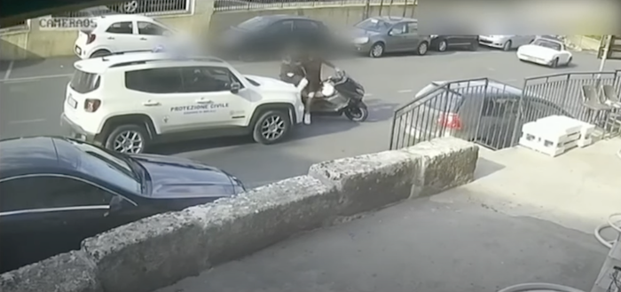 Aggredirono vice comandante vigili urbani: quattro in manette