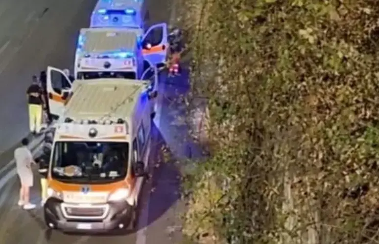 Schianto in moto, morti due ragazzi a Palermo