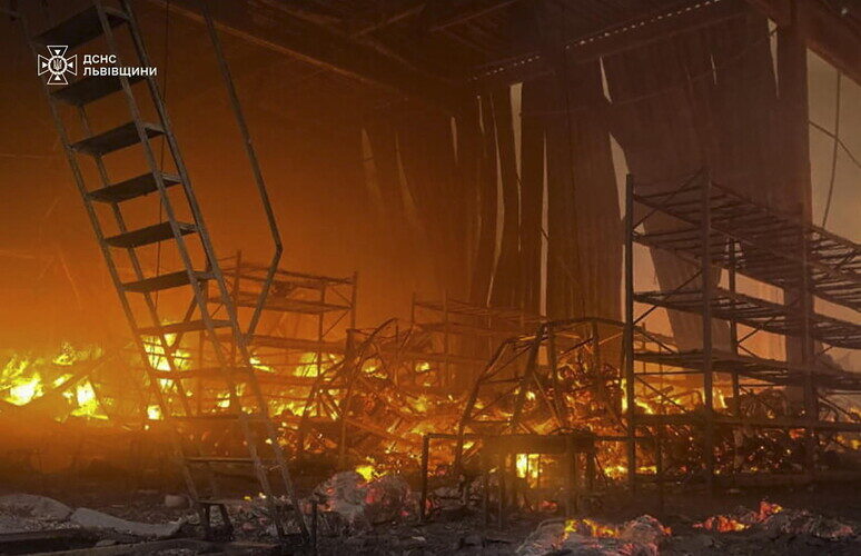 Attacco russo sull’Ucraina, treno con 110 italiani sfiorato dai raid su Leopoli