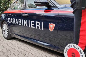 Rubano limoni armati di fucile e feriscono un uomo