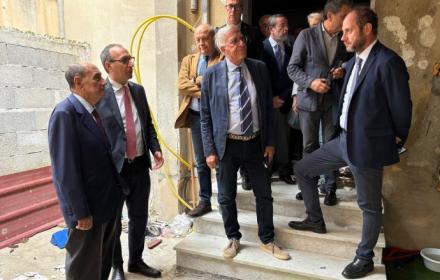 Schifani a Borgo Nuovo: «Subito i fondi per l’appartamento vandalizzato»