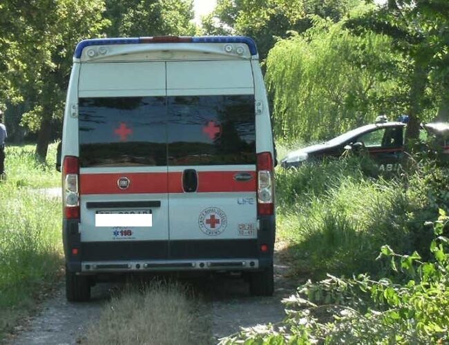 Floridia, trovato morto in auto nelle campagne: si indaga sulle cause