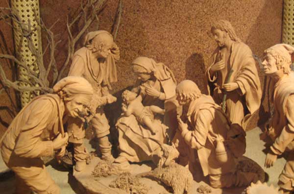 Natale a Caltagirone: Magia dei Presepi Artigianali. Oltre Trenta Opere in Mostra che Celebrano la Civiltà Contadina