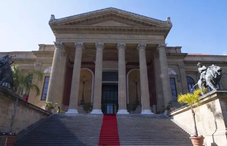 Dipendenti del Teatro Massimo di Palermo in sciopero per l’inaugurazione della stagione