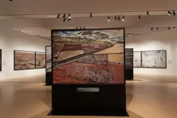 Galleria Leòn di Bologna Festeggia l’Anniversario con “Corpus”: Il Corpo tra Utopia e Resistenza