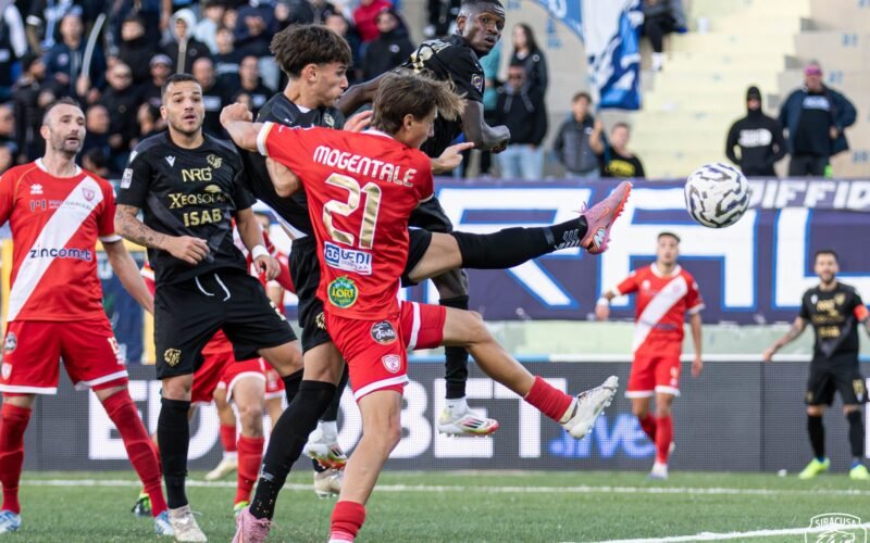 Il Siracusa sciupa tutto e il Foggia ringrazia