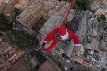 La magia del Natale e solidarietà della Polizia negli ospedali di Roma
