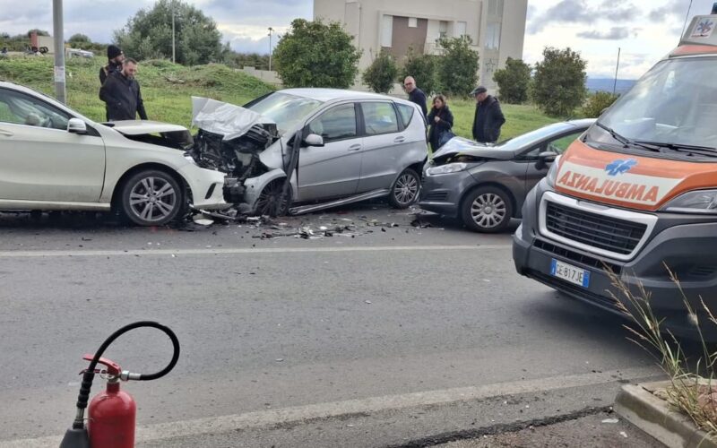 Carlentini Scontro frontale in via Eschilo: due feriti