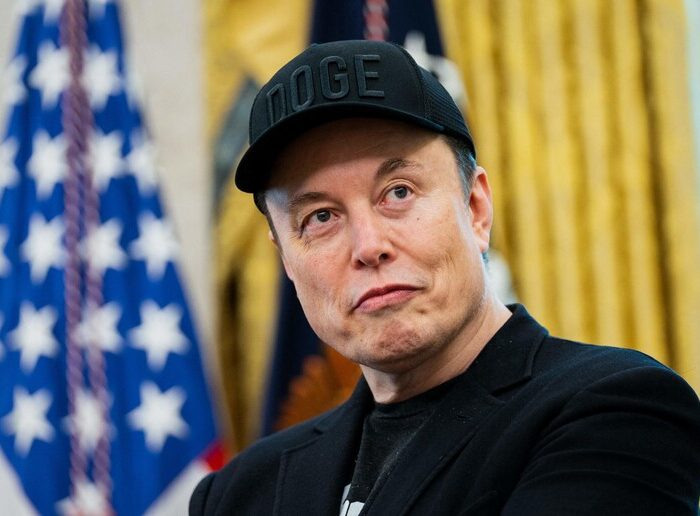 Scontro Ucraina-USA sulle comunicazioni satellitari: Musk chiama in causa Trump per i limiti a Starshield