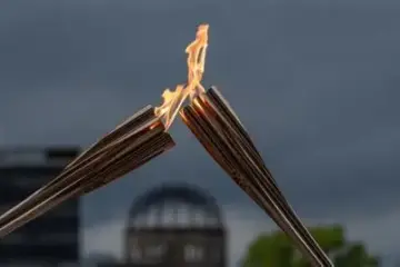 La fiamma olimpica fa tappa al parco di Selinunte