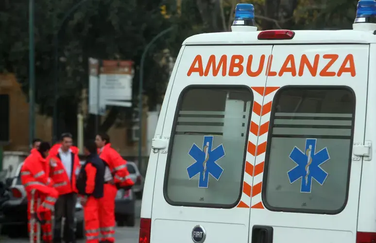 Trovato un cadavere in un baule in una casa